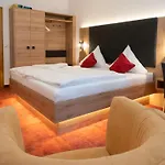 St. Georg Garni Hotell 3*