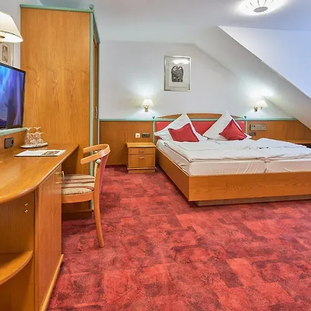 St. Georg Garni Hotel 3*