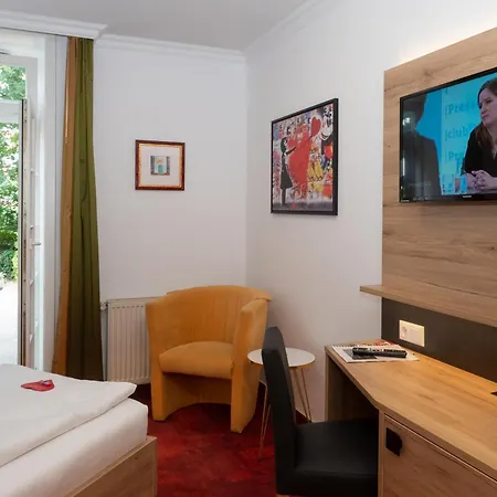 St. Georg Garni Hotel 3*