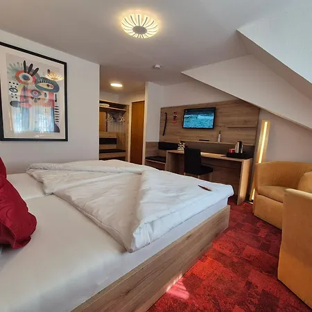 St. Georg Garni سيل